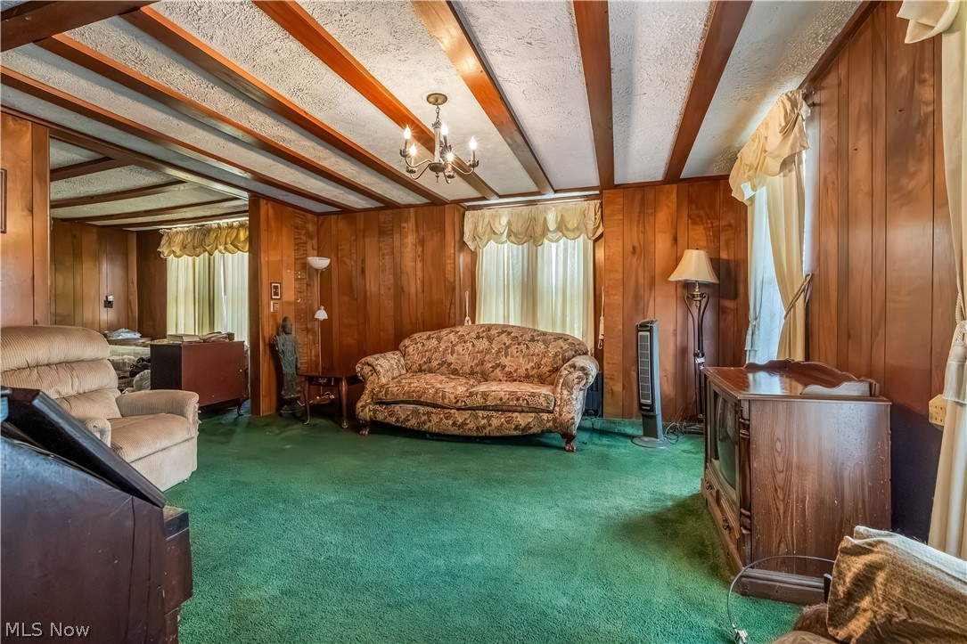 619 W Main Street Geneva OH 44041