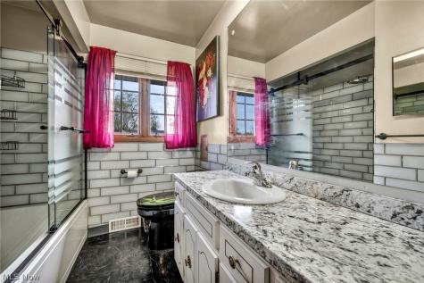 7504 Skylark Drive Parma OH 44130