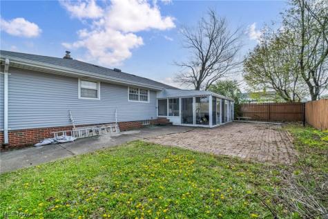 7504 Skylark Drive Parma OH 44130