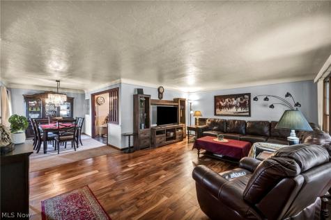 7504 Skylark Drive Parma OH 44130