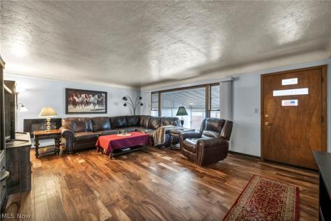 7504 Skylark Drive Parma OH 44130