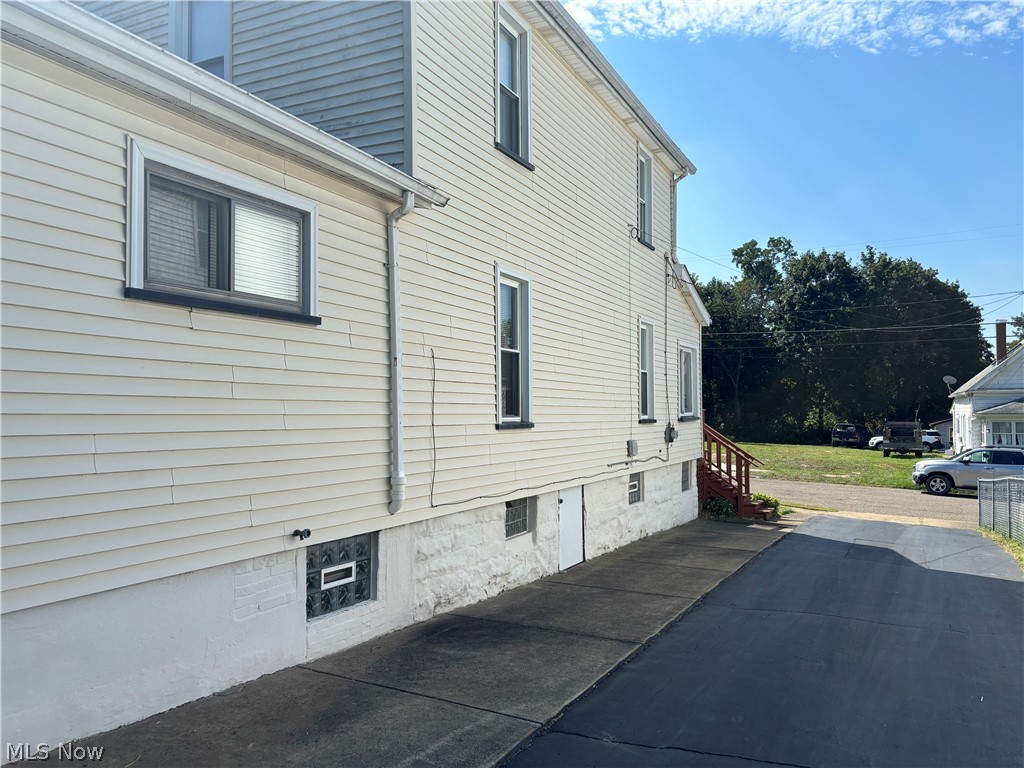 180 Reed Avenue Campbell OH 44405