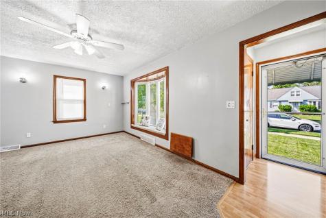 285 E 327th Willowick OH 44095
