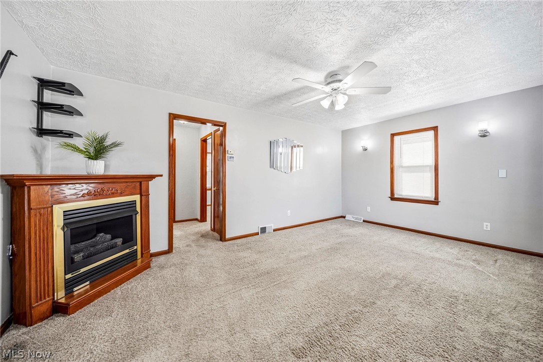 285 E 327th Willowick OH 44095