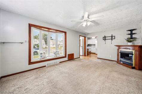 285 E 327th Willowick OH 44095