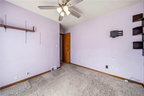 285 E 327th Willowick OH 44095