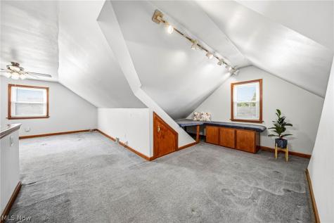 285 E 327th Willowick OH 44095