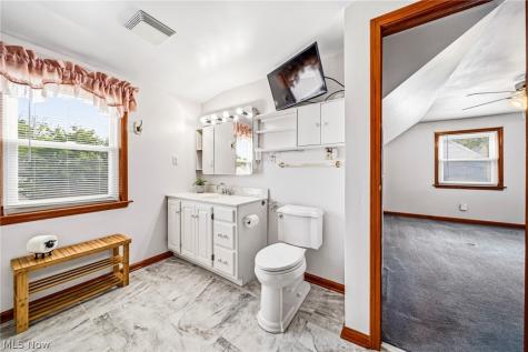285 E 327th Willowick OH 44095