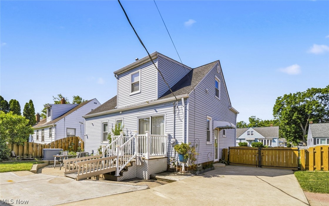 285 E 327th Willowick OH 44095