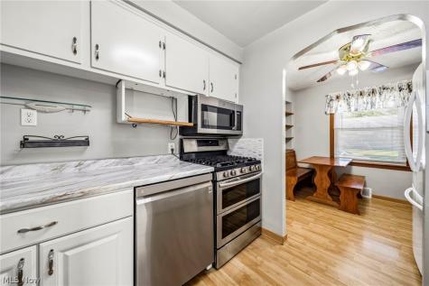 285 E 327th Willowick OH 44095