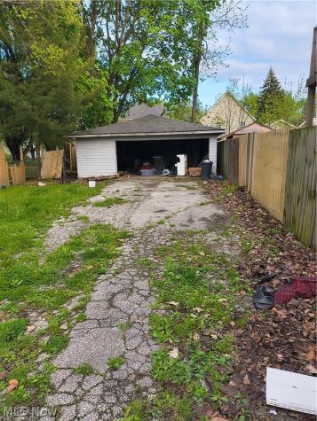 5910 Cable Avenue Cleveland OH 44127