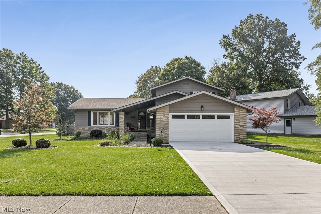 7879 Cresthill Drive Seven Hills OH 44131