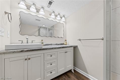 7879 Cresthill Drive Seven Hills OH 44131