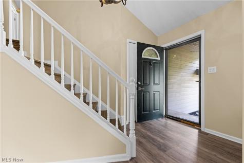 7879 Cresthill Drive Seven Hills OH 44131