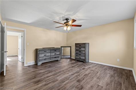 7879 Cresthill Drive Seven Hills OH 44131