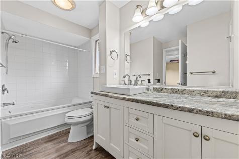 7879 Cresthill Drive Seven Hills OH 44131