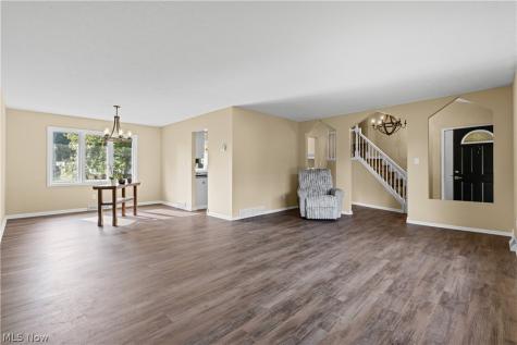7879 Cresthill Drive Seven Hills OH 44131