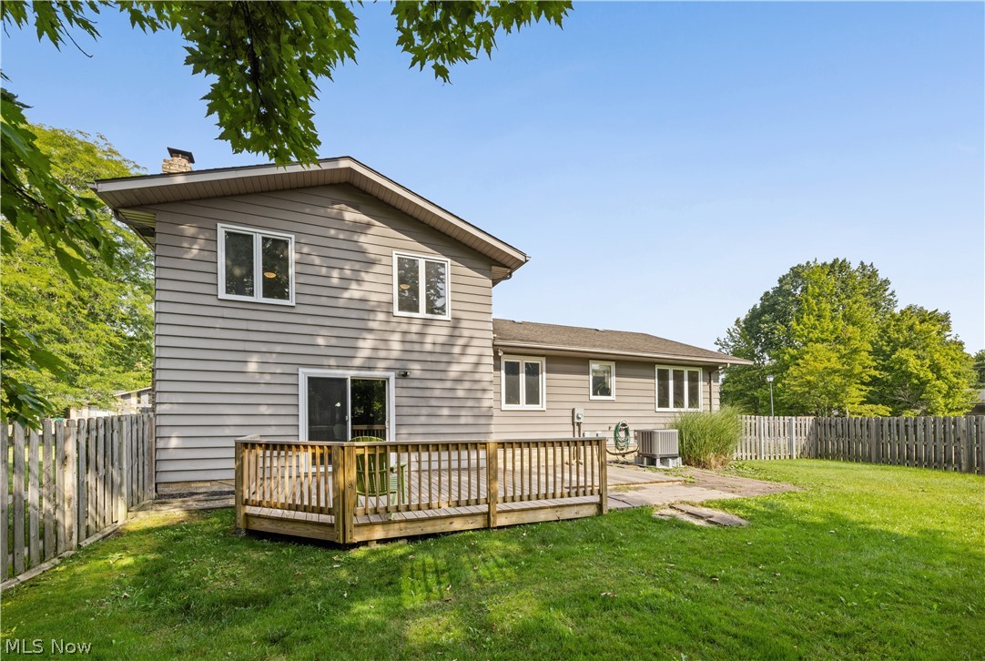 7879 Cresthill Drive Seven Hills OH 44131