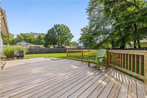 7879 Cresthill Drive Seven Hills OH 44131