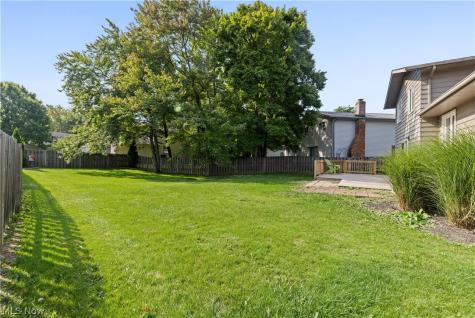 7879 Cresthill Drive Seven Hills OH 44131