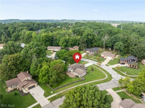 7879 Cresthill Drive Seven Hills OH 44131