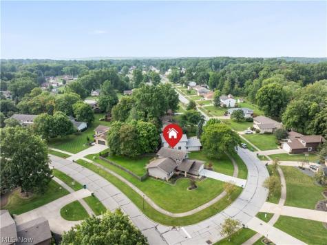 7879 Cresthill Drive Seven Hills OH 44131
