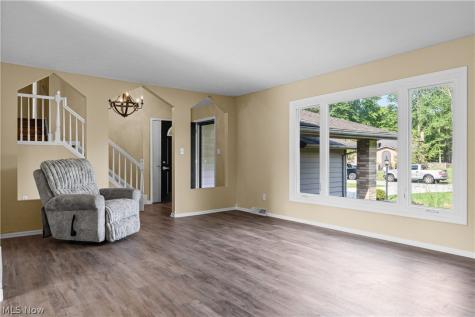 7879 Cresthill Drive Seven Hills OH 44131