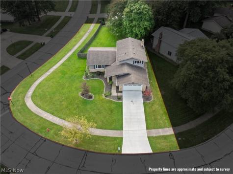 7879 Cresthill Drive Seven Hills OH 44131