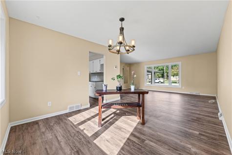 7879 Cresthill Drive Seven Hills OH 44131