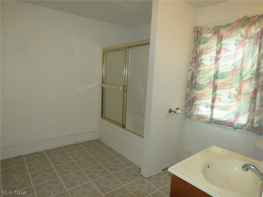 1768 E 33rd Street Lorain OH 44055