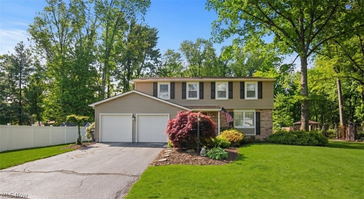 9252 Briarbrook Drive NE Howland OH 44484