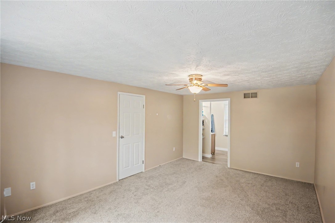 9252 Briarbrook Drive NE Howland OH 44484