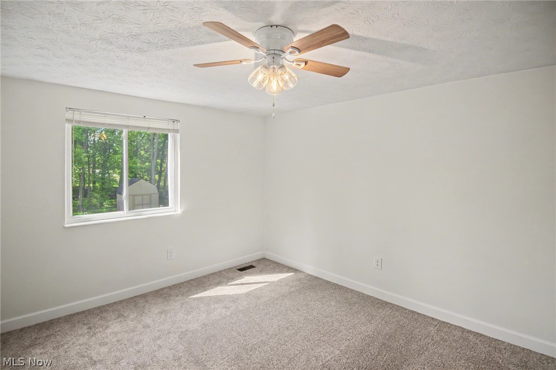 9252 Briarbrook Drive NE Howland OH 44484