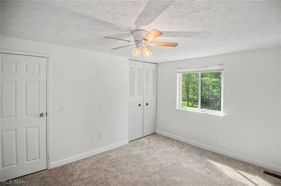9252 Briarbrook Drive NE Howland OH 44484