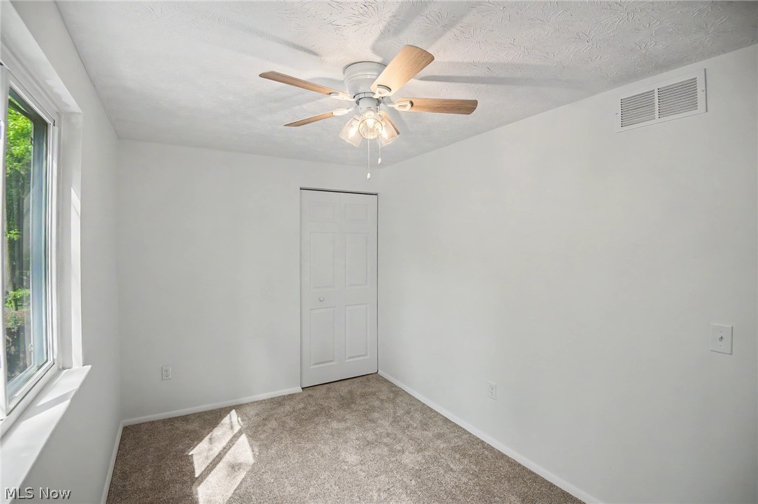 9252 Briarbrook Drive NE Howland OH 44484