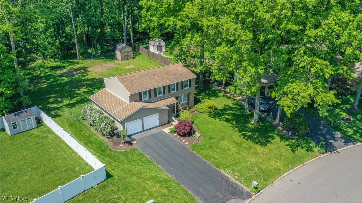 9252 Briarbrook Drive NE Howland OH 44484