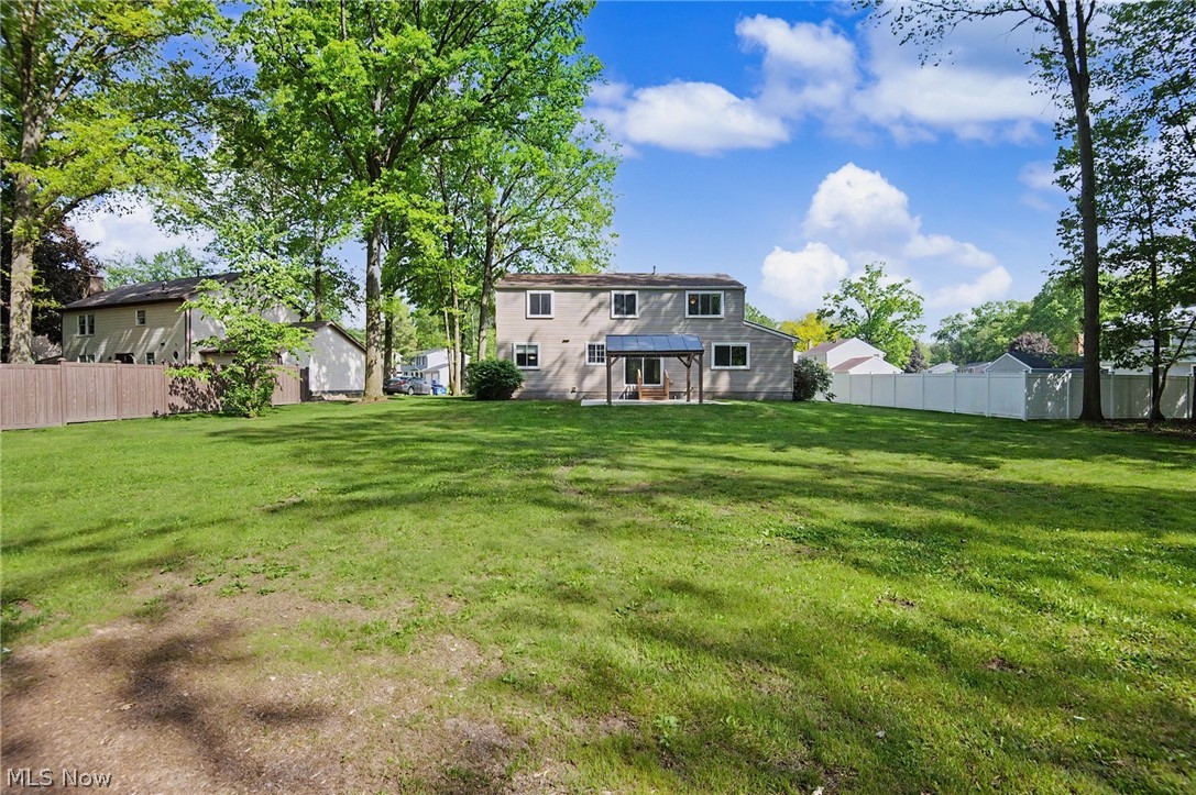 9252 Briarbrook Drive NE Howland OH 44484