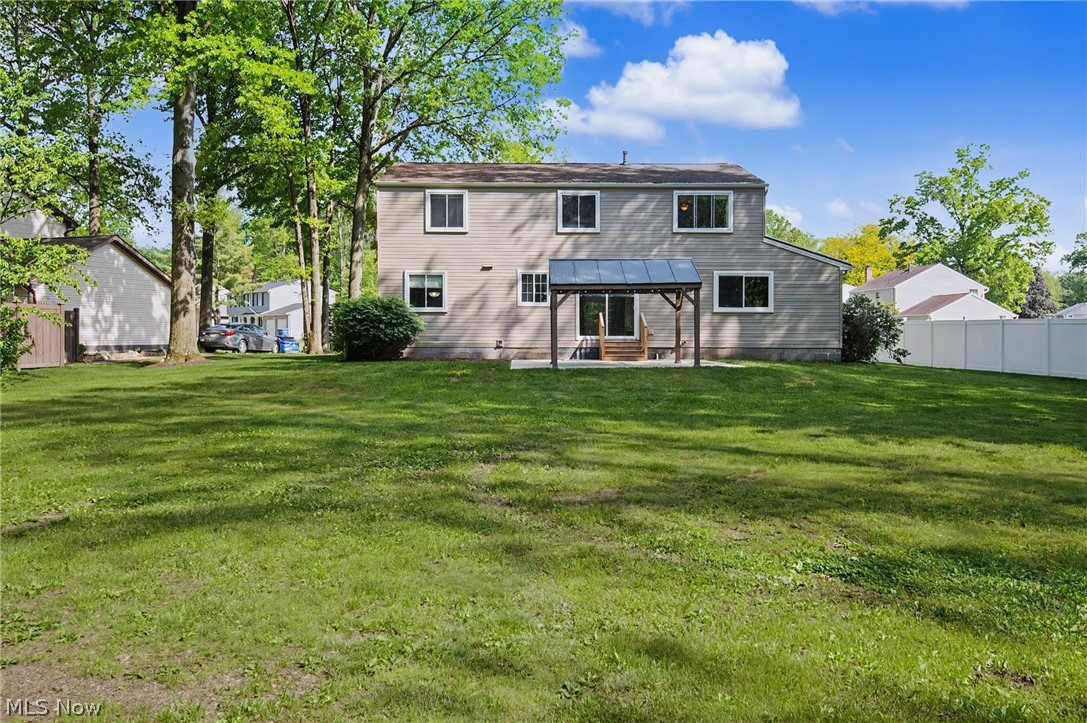 9252 Briarbrook Drive NE Howland OH 44484
