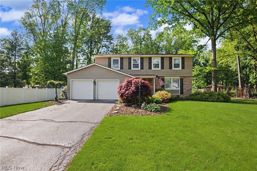 9252 Briarbrook Drive NE Howland OH 44484