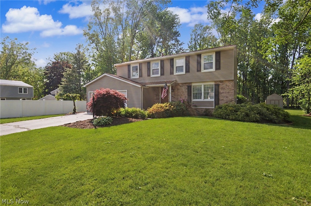 9252 Briarbrook Drive NE Howland OH 44484