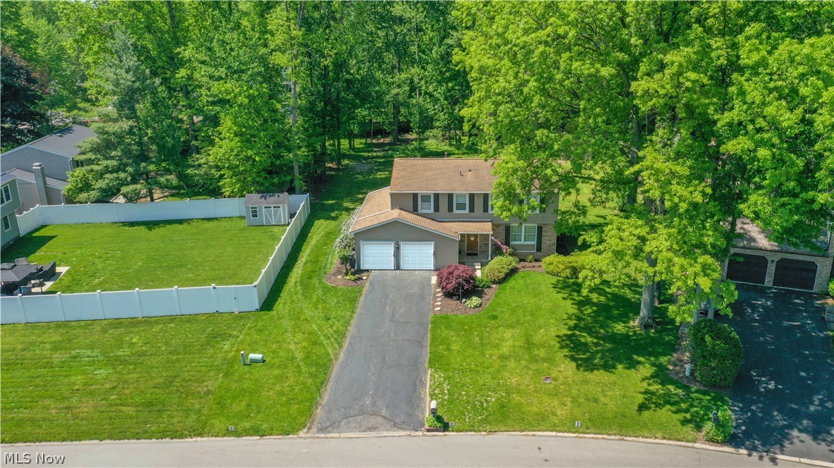 9252 Briarbrook Drive NE Howland OH 44484