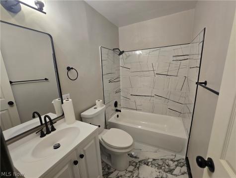 4308 E 143rd Street Cleveland OH 44128