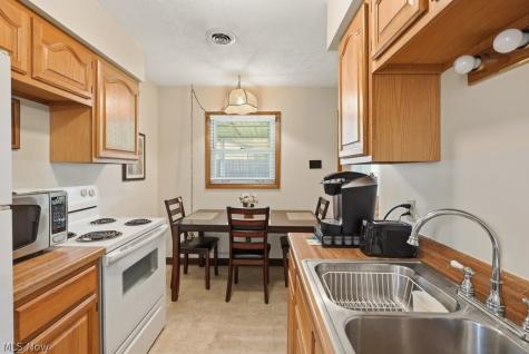 39 Castle Drive Stow OH 44262