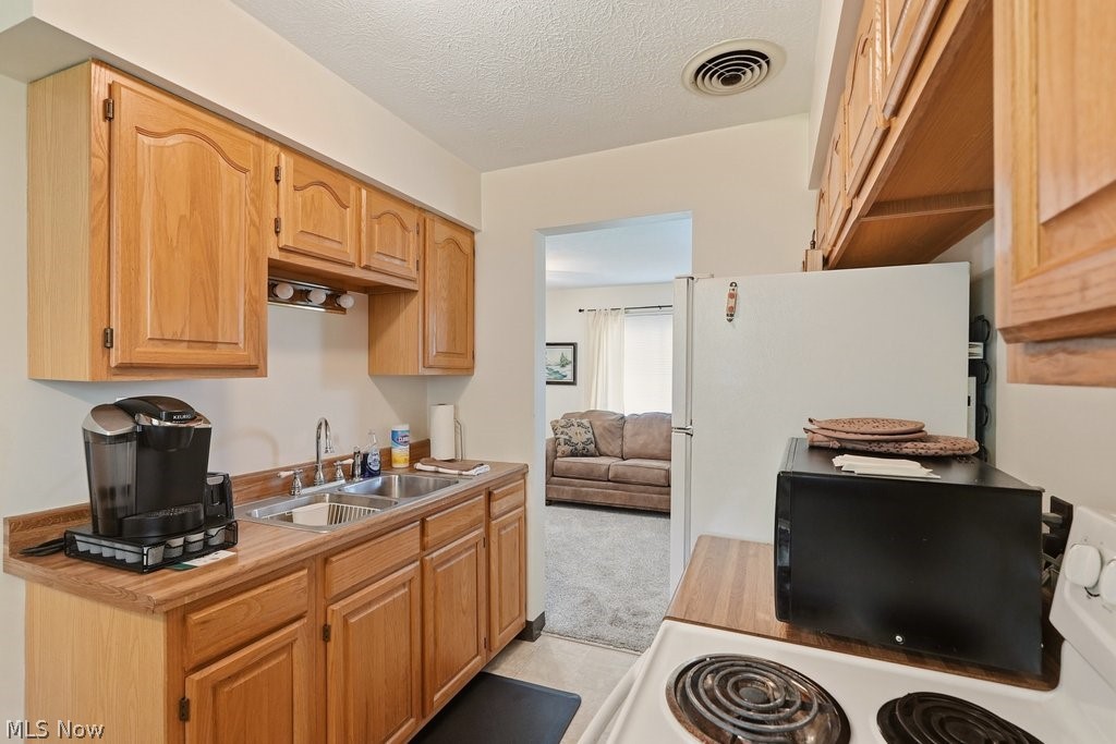 39 Castle Drive Stow OH 44262