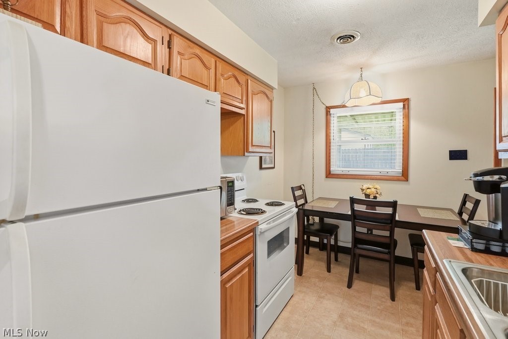 39 Castle Drive Stow OH 44262