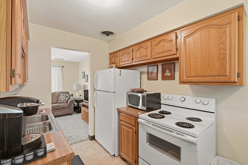 39 Castle Drive Stow OH 44262