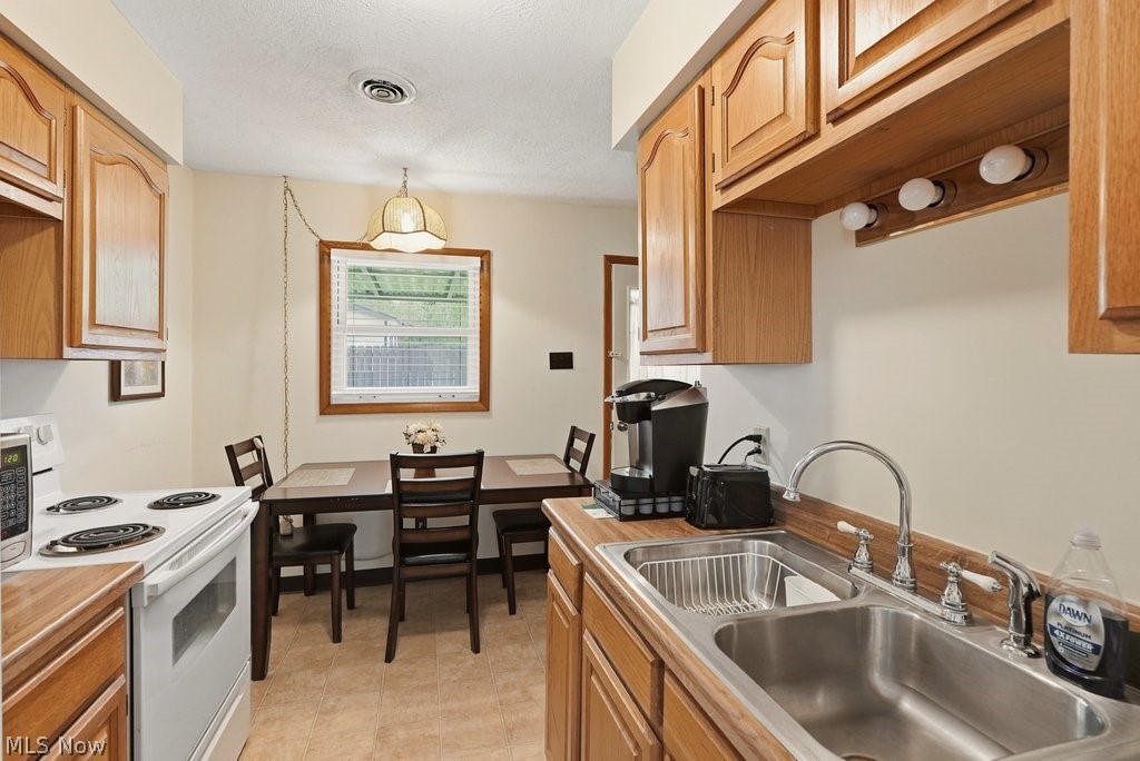 39 Castle Drive Stow OH 44262