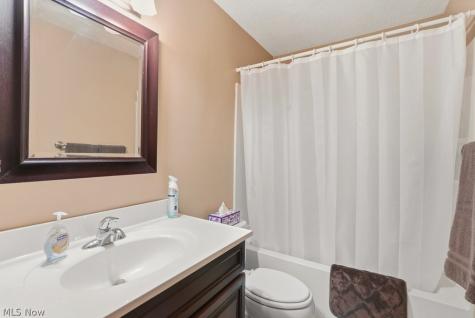 39 Castle Drive Stow OH 44262