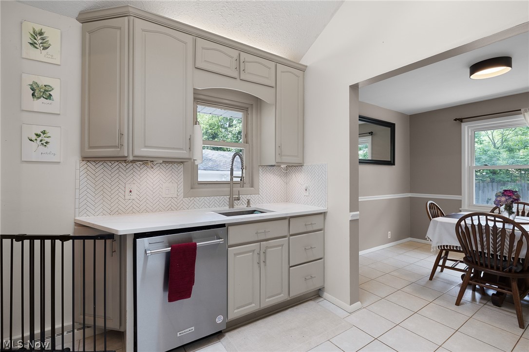 4117 Canterbury Road North Olmsted OH 44070