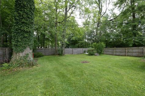 4117 Canterbury Road North Olmsted OH 44070